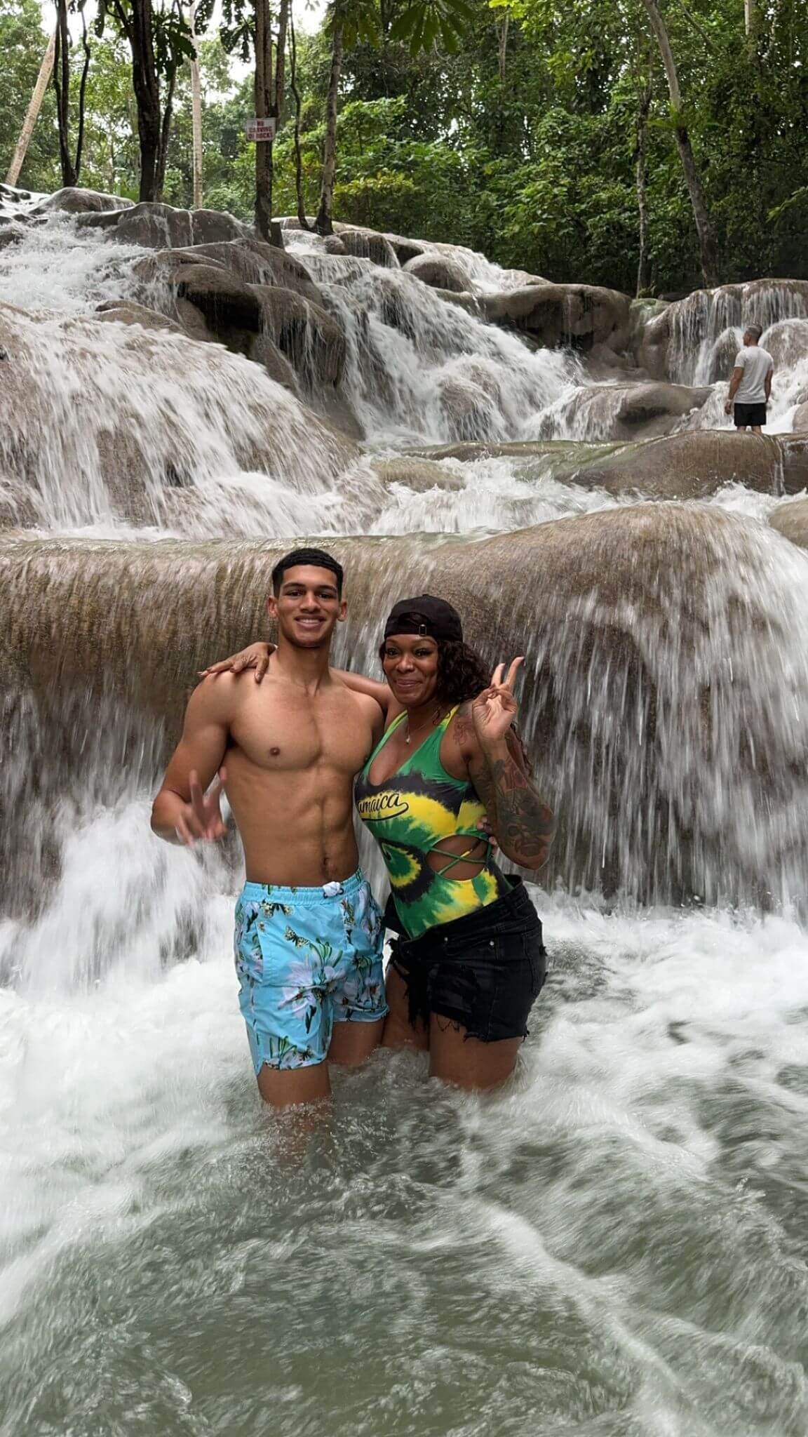 Dunn’s River Falls & Luminous Lagoon Combo Tour Package - Image 3